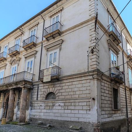 Dimora Storica Giostra Vecchia - Palazzo Grisolia 1809 Cosenza Ngoại thất bức ảnh