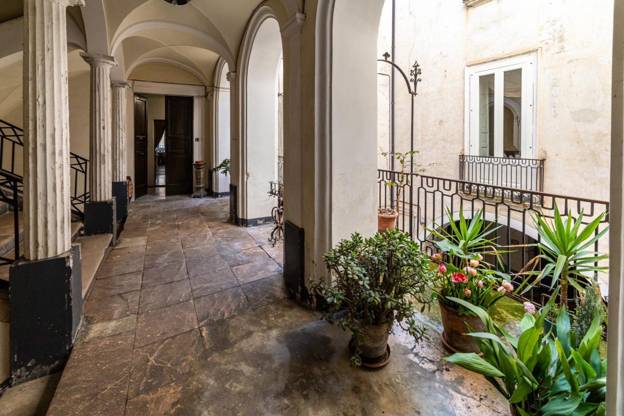 Dimora Storica Giostra Vecchia - Palazzo Grisolia 1809 Cosenza Ngoại thất bức ảnh
