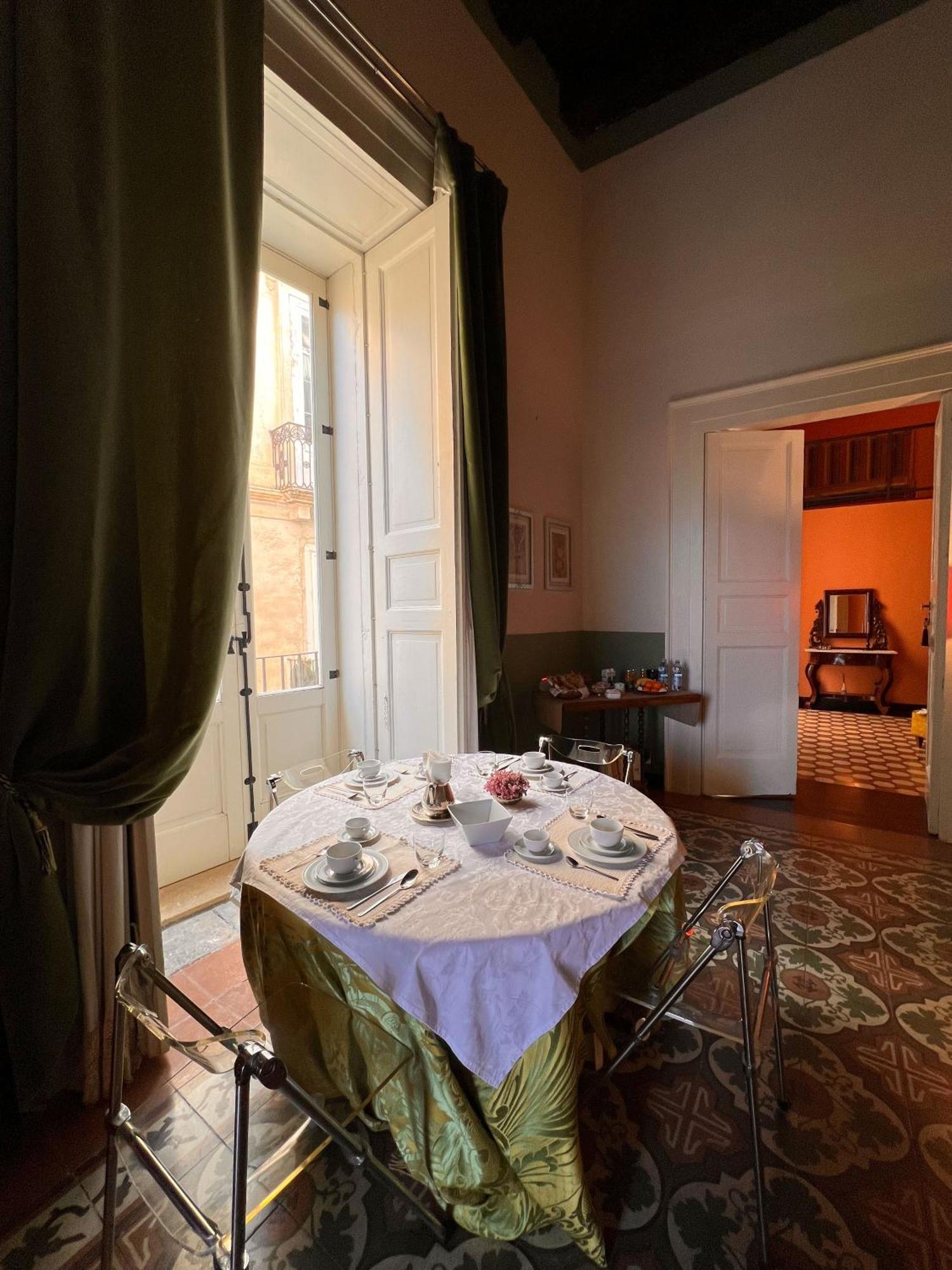 Dimora Storica Giostra Vecchia - Palazzo Grisolia 1809 Cosenza Ngoại thất bức ảnh