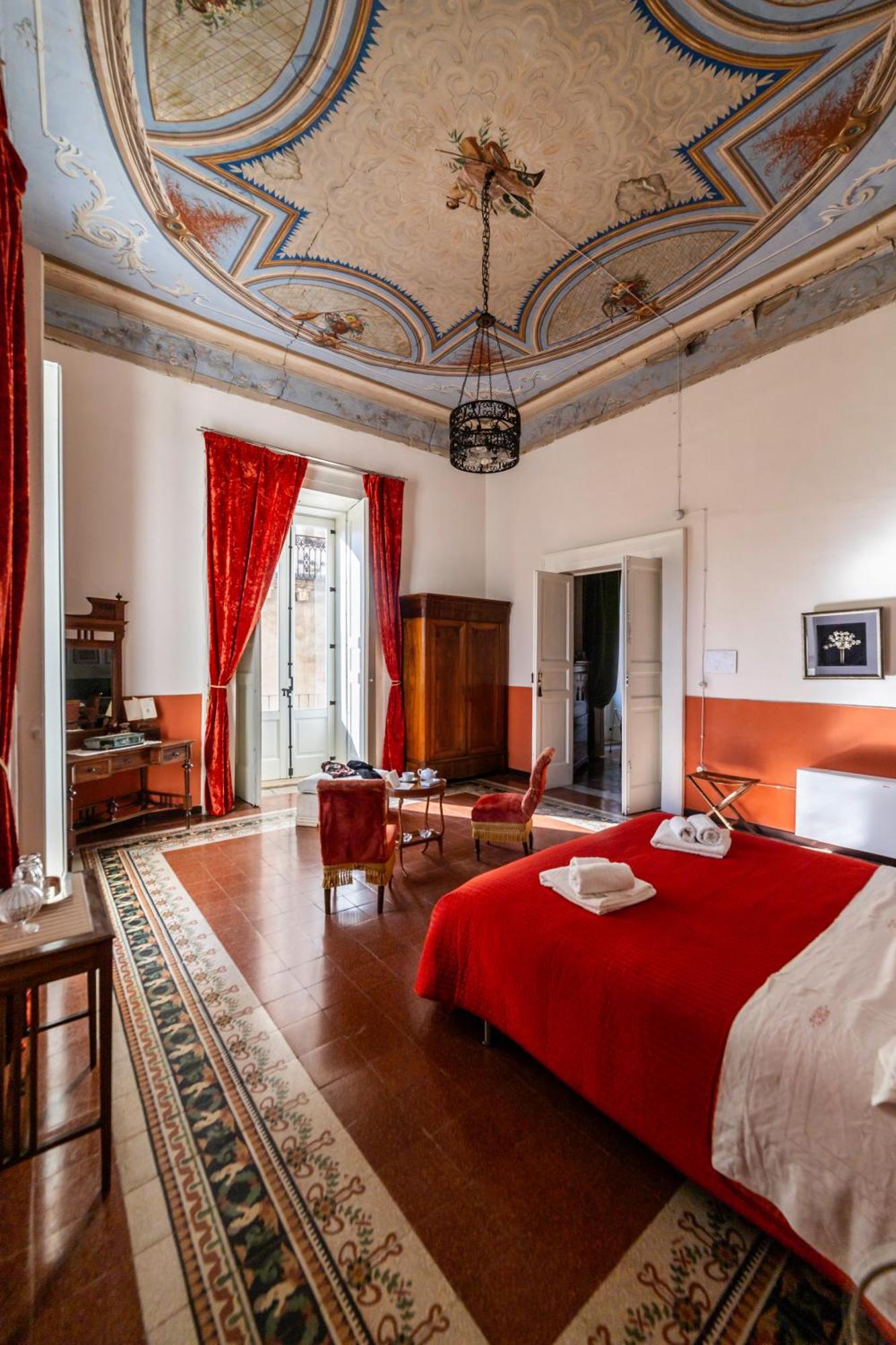 Dimora Storica Giostra Vecchia - Palazzo Grisolia 1809 Cosenza Ngoại thất bức ảnh
