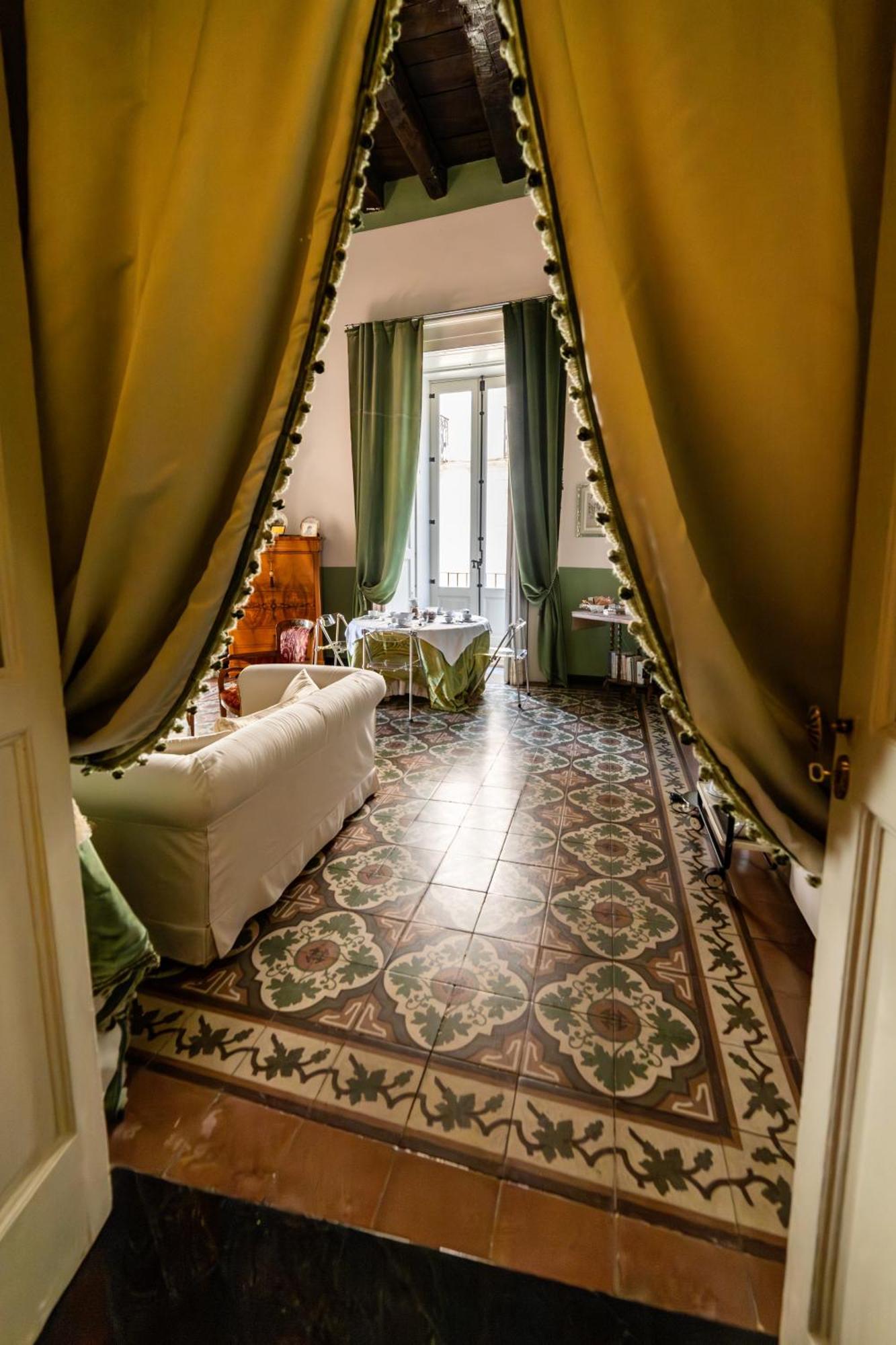 Dimora Storica Giostra Vecchia - Palazzo Grisolia 1809 Cosenza Ngoại thất bức ảnh